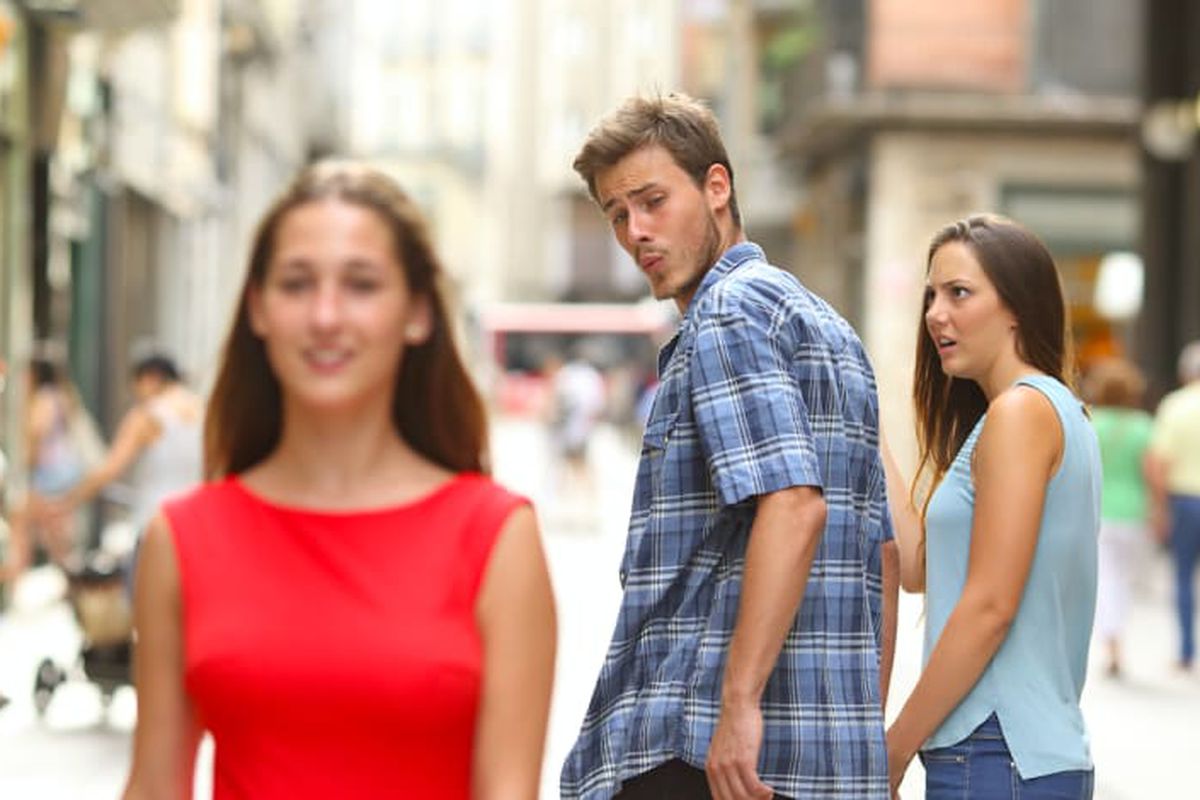 Distracted Boyfriend meme about Mini Katana